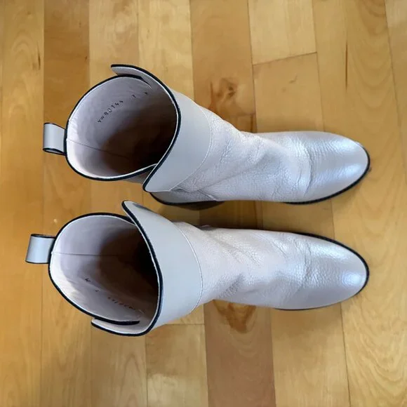 Stuart Weitzman Taupe Leather Block Heel Ankle Boots - Picture 6 of 9